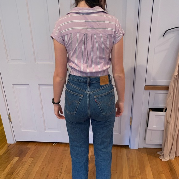 Cute crop top! - Picture 3 of 3